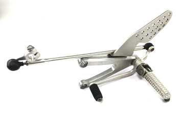 Yamaha YZF R1 RN09 [2002] - Driver's left footrest system with shift lever shift linkage