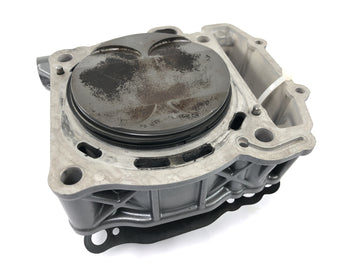 KTM 1190 RC8 [2008] - cylinder with piston at the front
