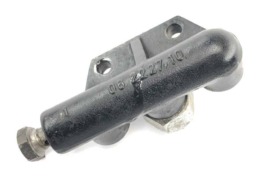 Ducati 500 SL Pantah [1981] - Brake line distributor with front brake light switch