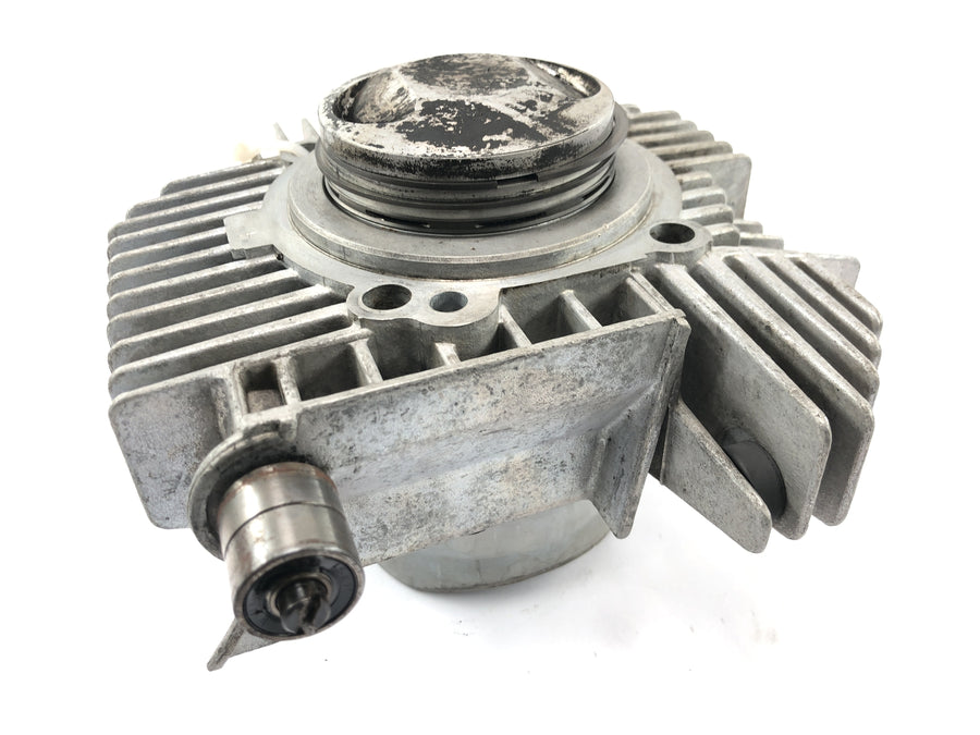 Ducati 500 SL Pantah [1981] - cylinder with piston at the front