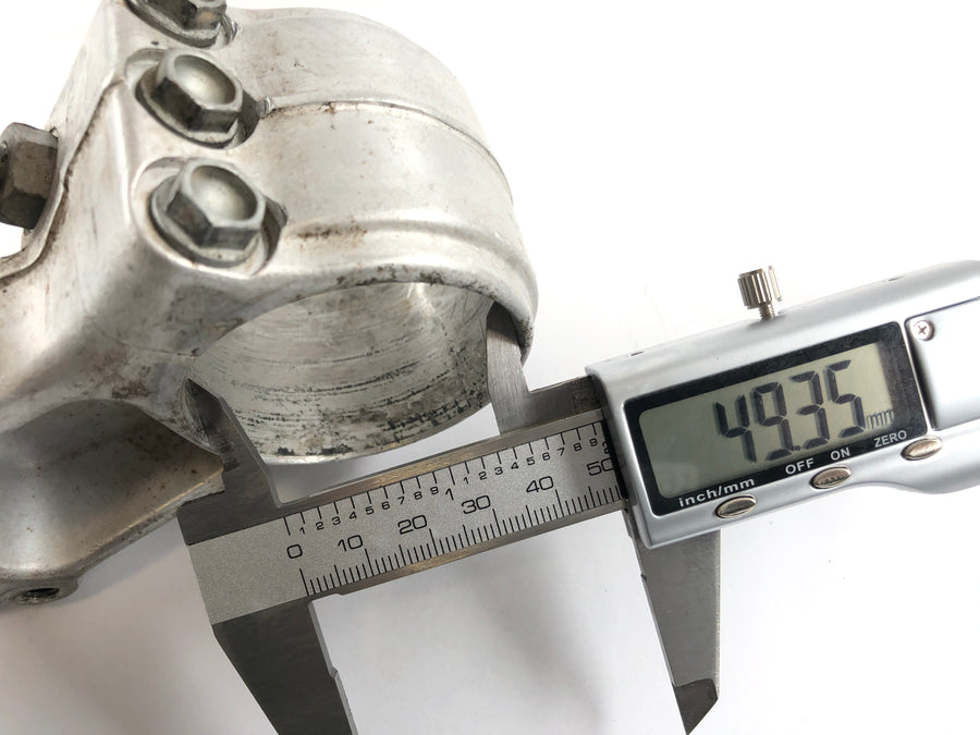 KTM 640 LC4 [2003] - lower triple clamp