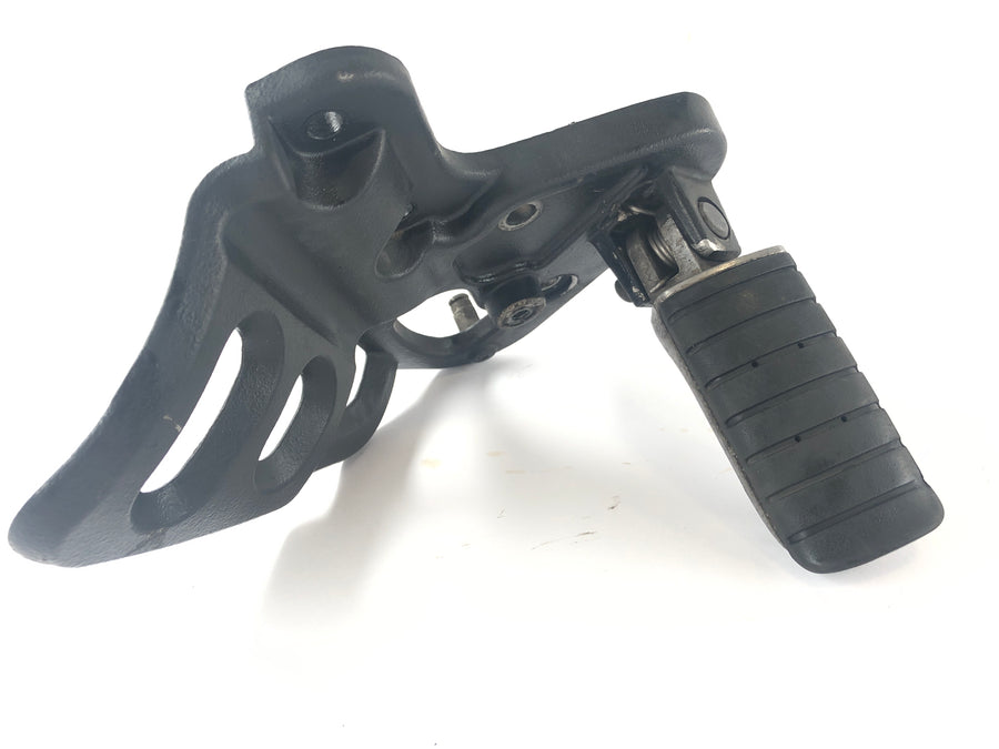 Triumph Tiger 955i 709EN [2001] - Driver footrest right Footrest front right