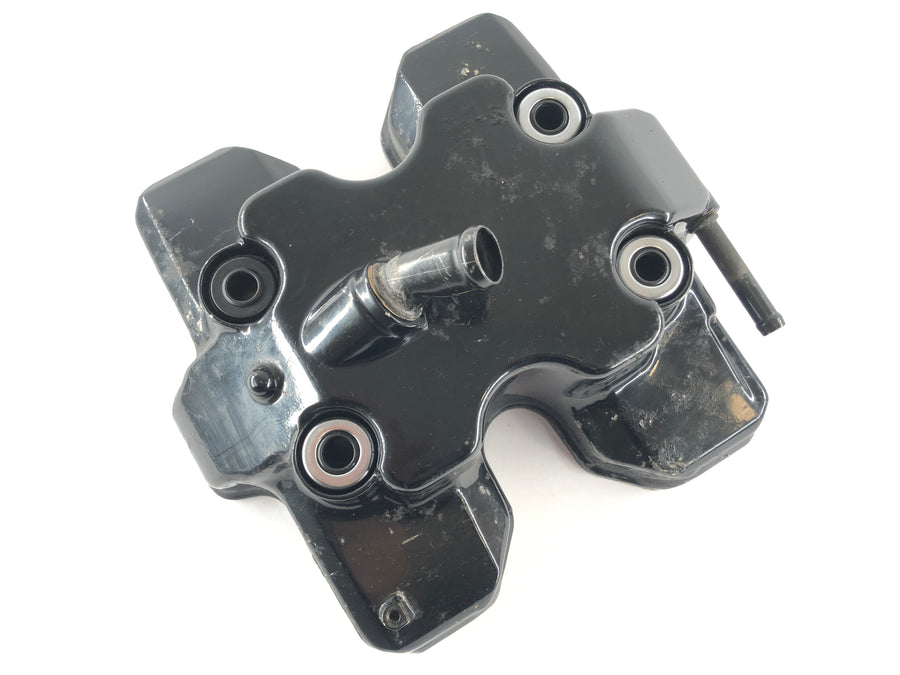 Honda VF 1000 F SC15 [1986] - Valve cover rear cylinder