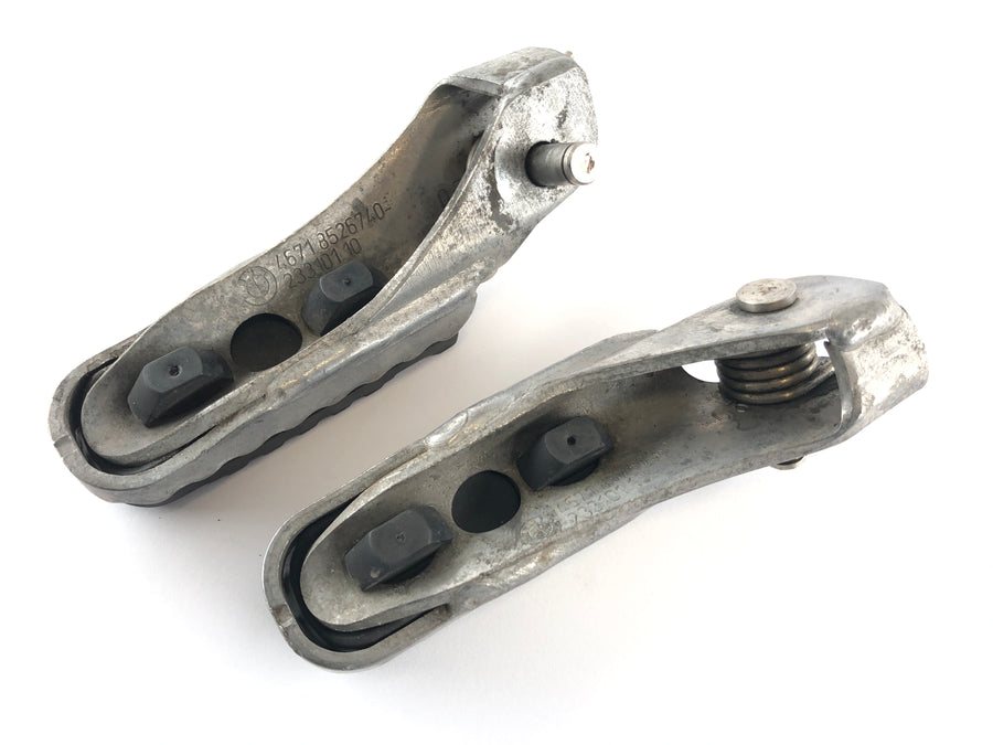 BMW R 1200 GS LC [2016] - Driver footrests left and right