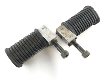 Suzuki LS 650 NP41B [1990] - Passenger footrest set pair - 0