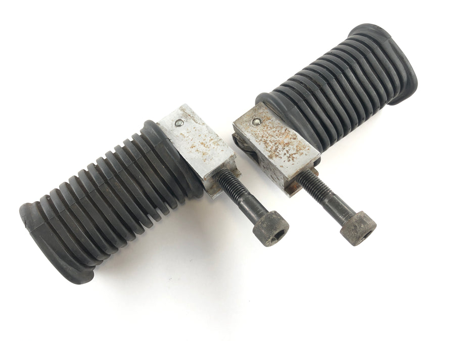 Suzuki LS 650 NP41B [1990] - Passenger footrest set pair