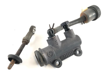 Ducati 900 SS [1993] - Rear brake pump rubber defective ??? - 0