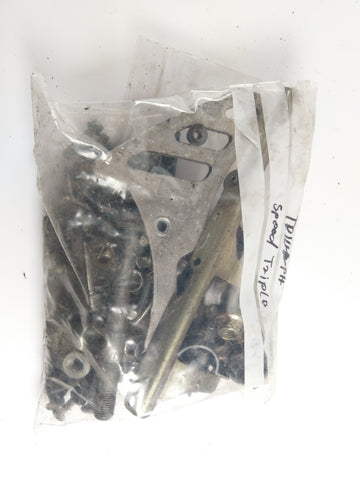 Triumph Speed ​​Triple 955i Bj. 2000 - Axle Screw Brackets - 0