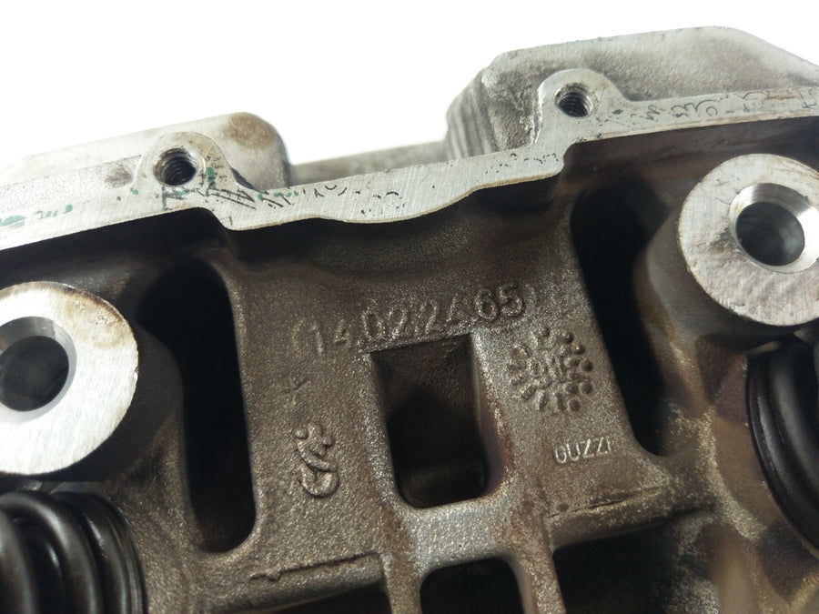 Moto Guzzi Quota 1100 ES [1999] - Cylinder head