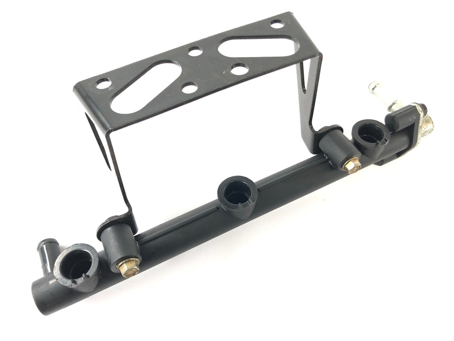 Triumph Daytona 955i T595N [2001] - fuel rail