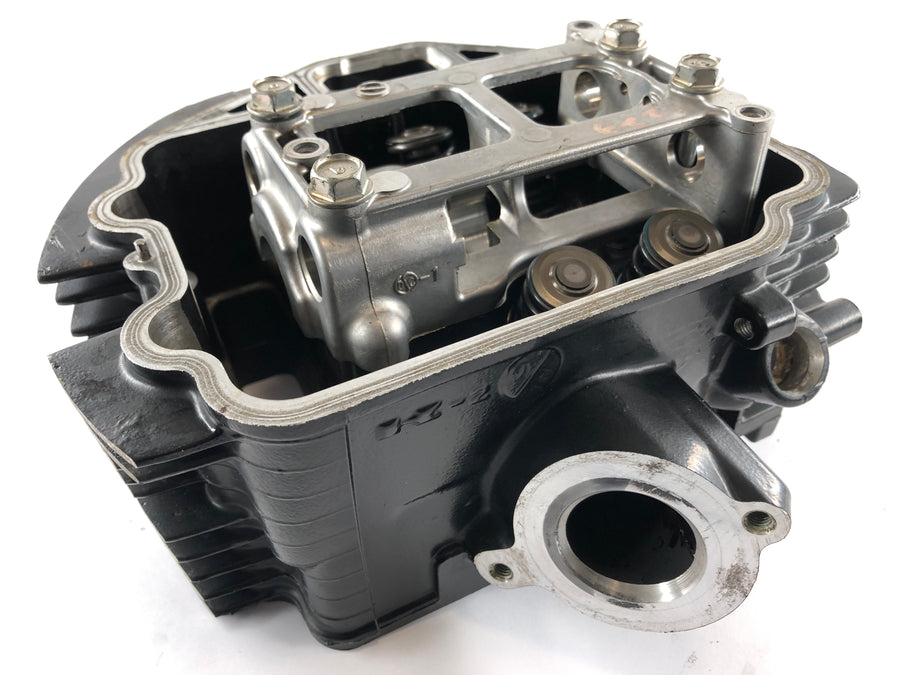 Kawasaki VN 900 Classic [2010] - Cylinder head