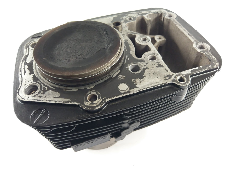 Suzuki Intruder 1500 VL [2000] - Cylinder with piston