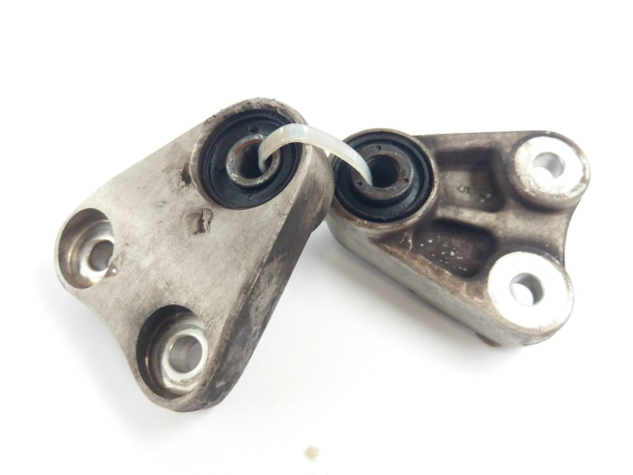 Suzuki GSF 1200 Bandit GV75A [1998] - Engine mount