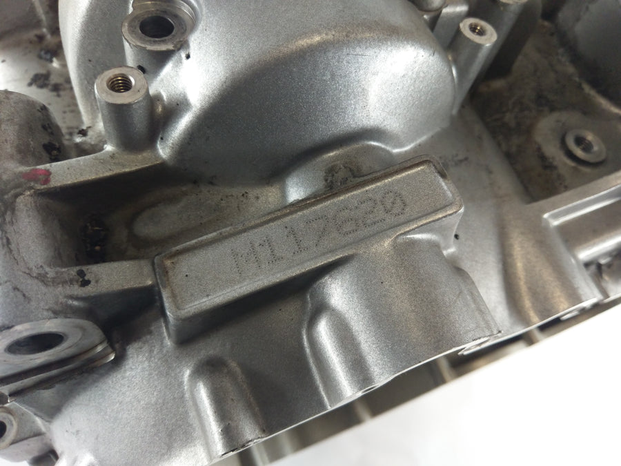 Triumph Sprint 955i RS T695 [2000] - Engine housing empty housing with piston