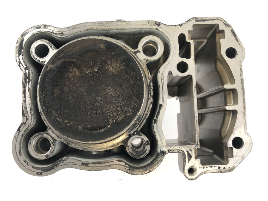 Honda XRV 750 Africa Twin RD04 [1993] - Cylinder with piston cylinder front