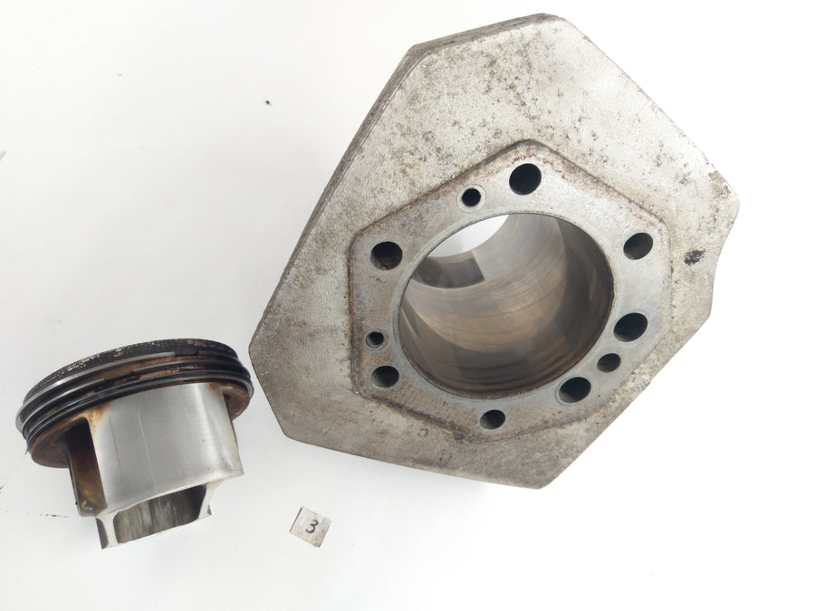 Moto Guzzi Quota 1100 ES [1999] - Cylinder with piston