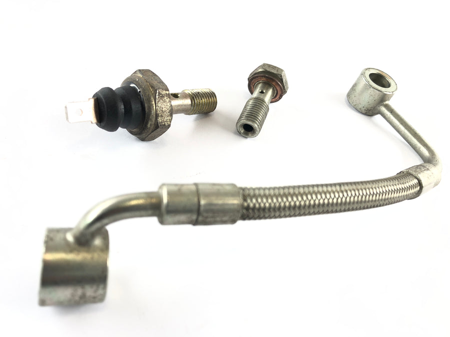 Triumph Speed ​​Triple T509 [1997] - Oil pipe
