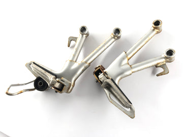 Suzuki Bandit GSF 650 S WVB5 [2005] - Passenger footrests with holder