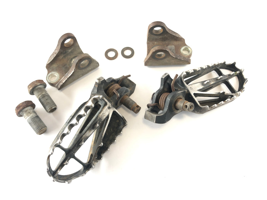 Honda CRF 450 R [2003] - Driver footrests right and left
