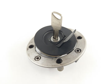 Suzuki GSF 1200 S GV75A [1998] - Tank lock with key - 0