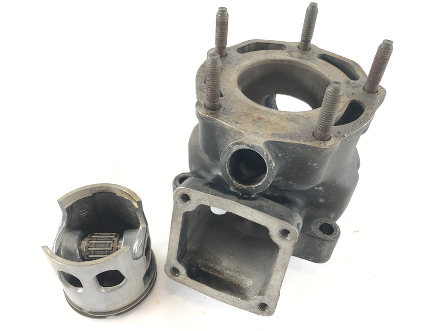 Honda NS 400 R NC19 [1985] - cylinder right with piston
