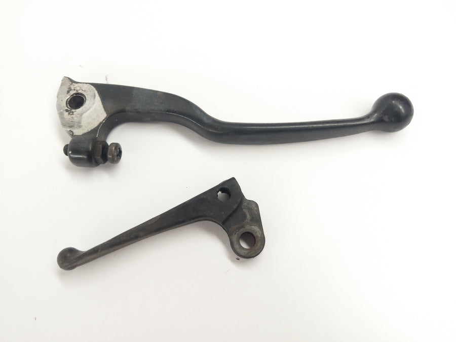 Yamaha XT 550 5Y1 [1982] - Brake lever and deco lever