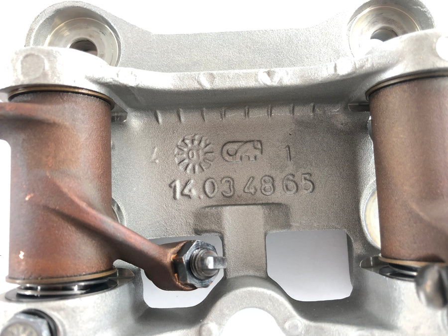 Moto Guzzi V11 [2001] - rocker arm bracket left