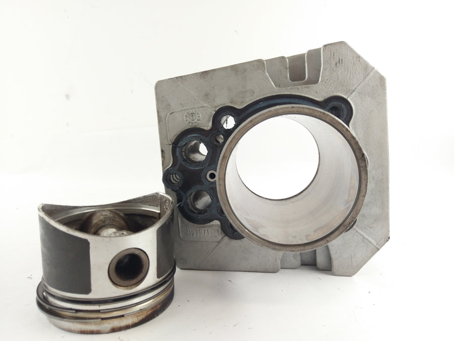 Moto Guzzi V7 Classic LW [2011] - Cylinder with piston