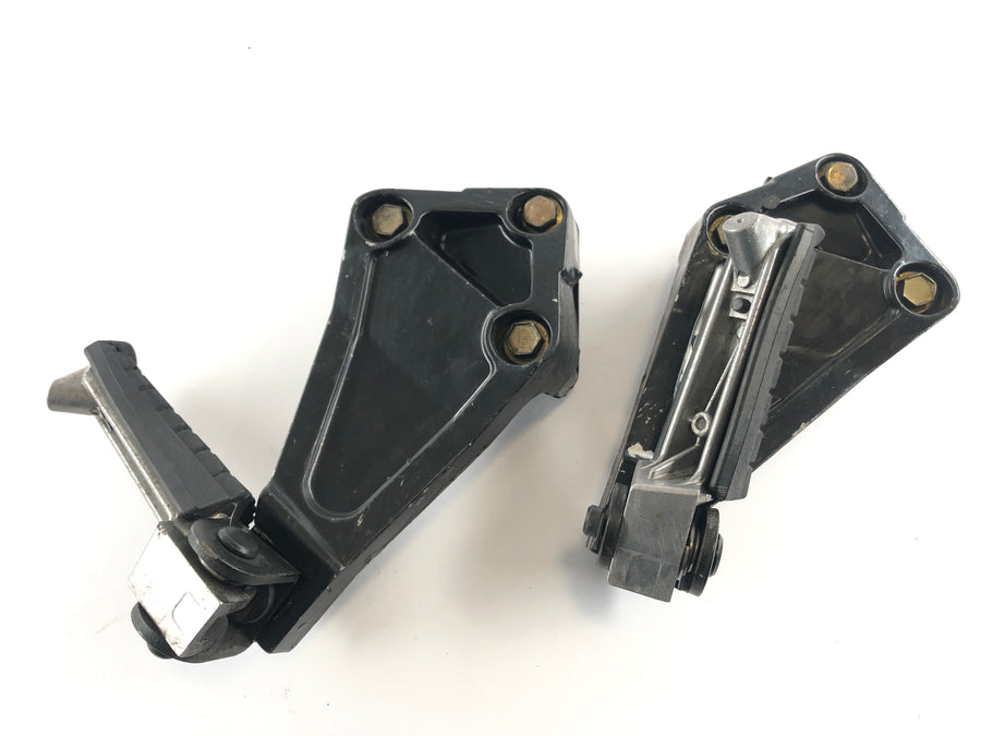 Triumph Daytona 1200 T300D [1995] - Footrests pillion footrests with holder set