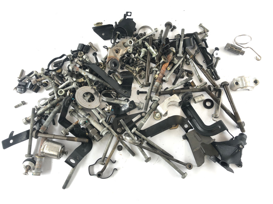 Triumph Sprint 955i RS T695 [2001] - Screws and remaining parts bundle