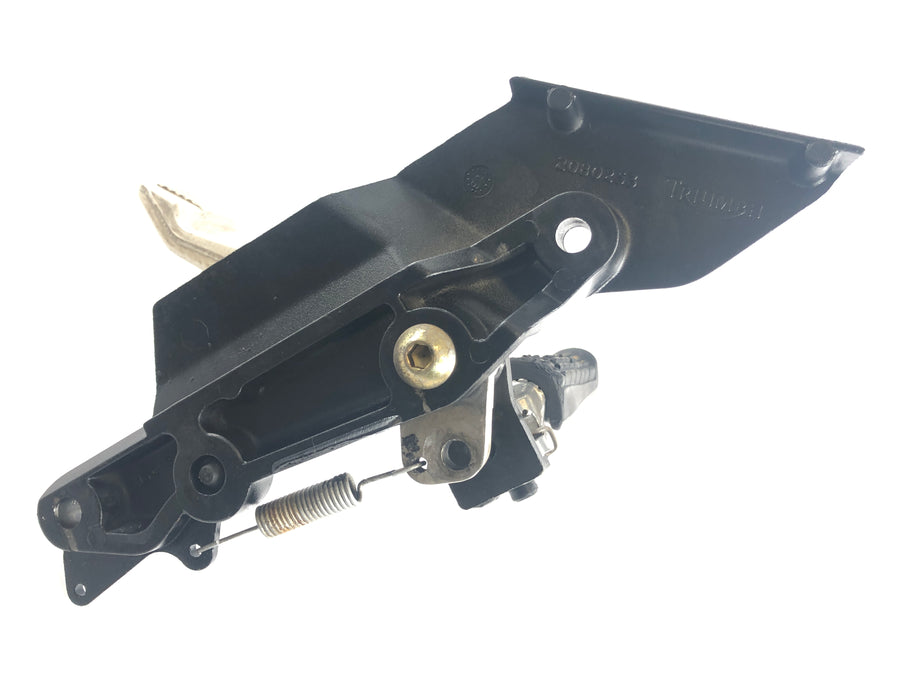 Triumph Daytona 1200 T300D [1995] - Right footrest with brake pedal