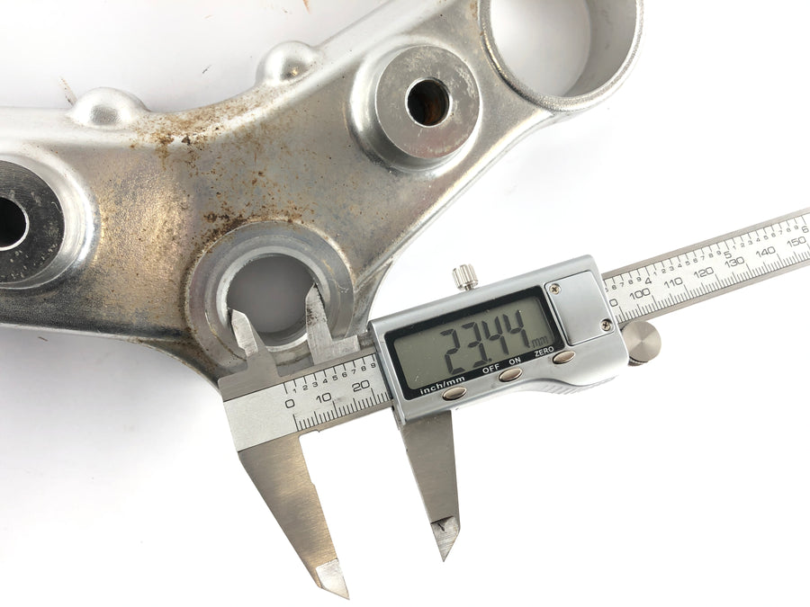 Yamaha V-Max 1200 2LT [1994] - Upper fork clamp