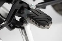 Triumph Scrambler 1200 XE [2025-2026] - ION footrest – picture 3