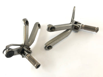 Suzuki Bandit GSF 1200 S WVA9 [2001] - Footrests Passenger footrests with holder right and left