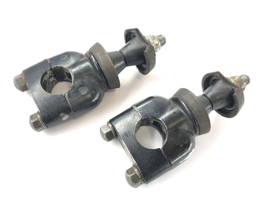 Suzuki DR 750 S SR41B [1988] - Riser handlebar mount