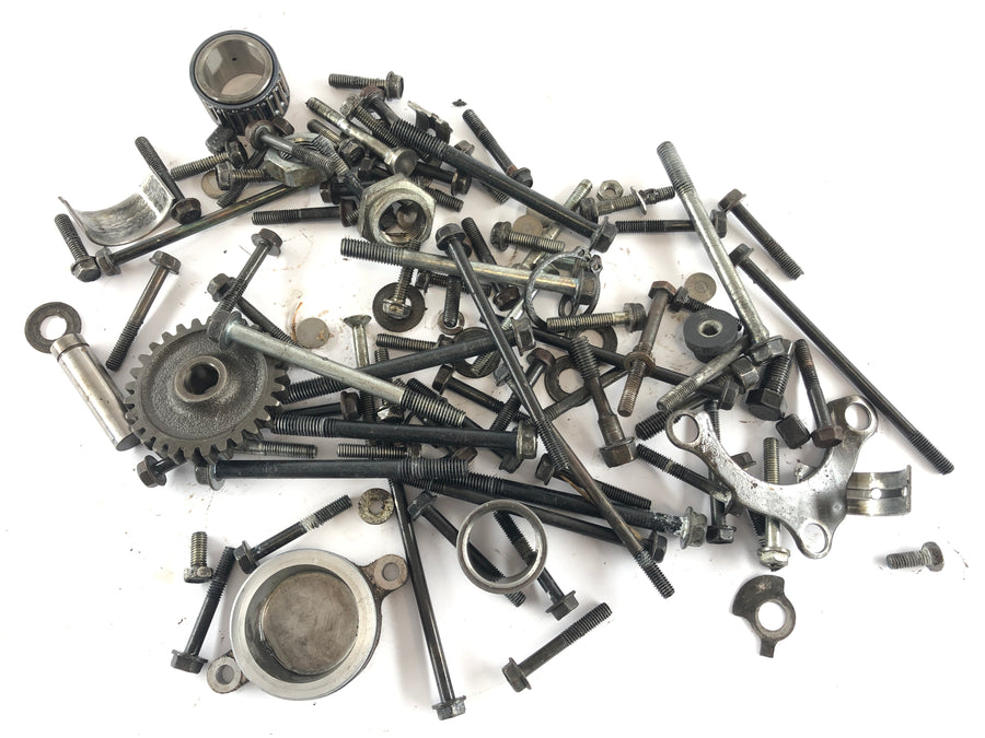 Kawasaki Z 750 E KZ750E [1981] - Screws and remaining parts bundle