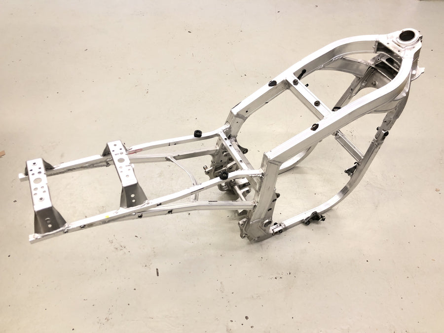 Suzuki GSX R 1100 GU74D [1987] - Frame main frame with papers