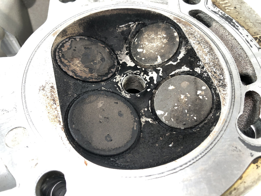 BMW R 1150 R R21 [2003] - cylinder head on the right valve head