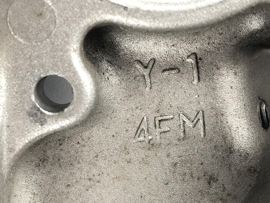 Yamaha YZF 750 R 4HN [1996] - locksmith with fork bridge above ignition lock tank lid and seat lock