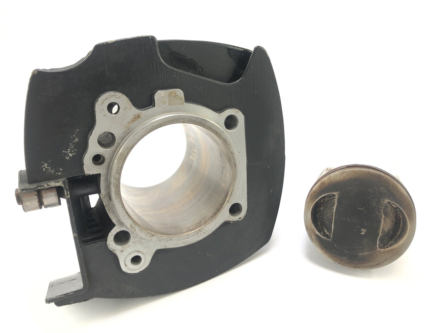 Cagiva elefant 650 [1984] - cylinder with pistons at the back