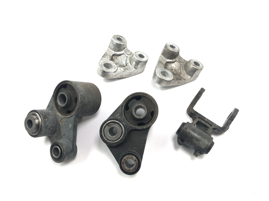 Yamaha XJR 1300 RP02 [1999] - Engine mount engine mount