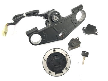 Triumph Daytona 900 T300 [1993] - lock set with fork bridge at the top tank lock seat lock - 0