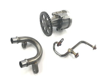 Yamaha GTS 1000 4FV [1997] - Oil pump with oil lines and pipes