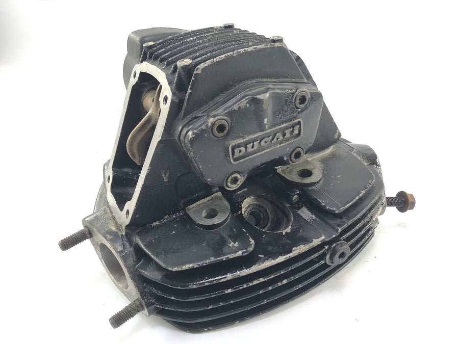 Ducati 900 SS [1991] - Vertical cylinder head with rocker arms