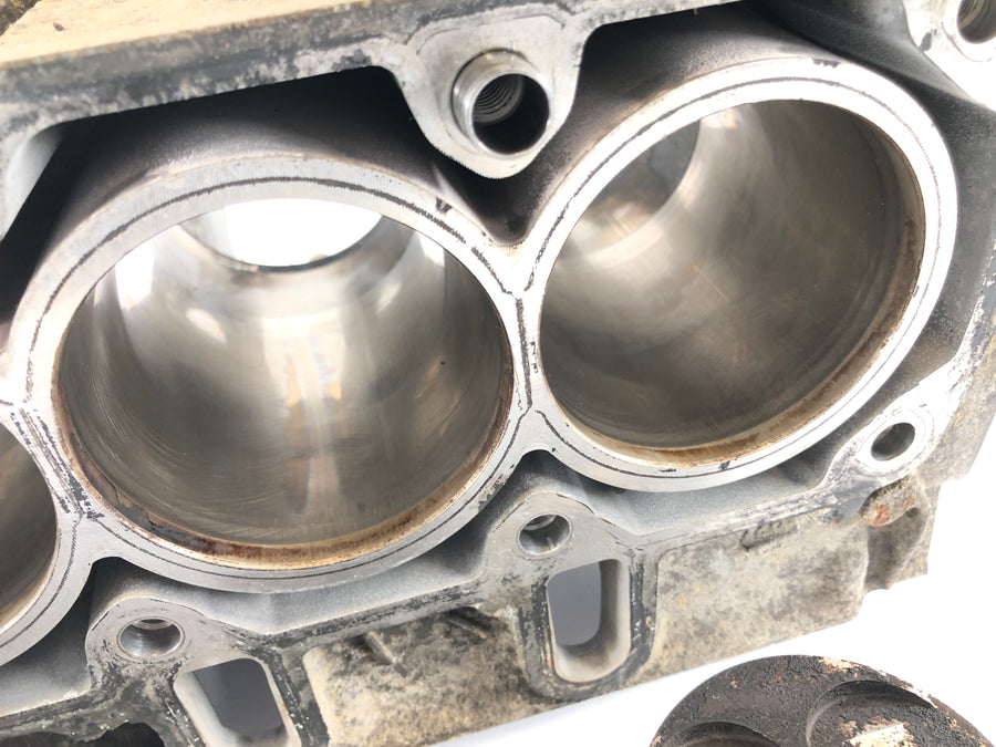 BMW K 1200 RS [2002] - Engine housing cylinder and piston