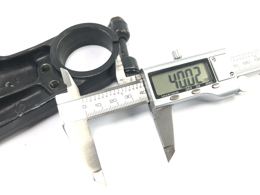 Kawasaki GPZ 1000 RX ZXT00A [1986] - Fork bridge at the top of the steering head bridge