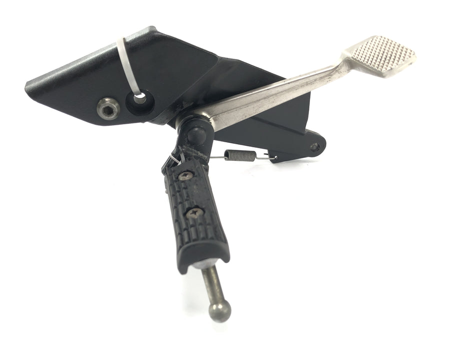 Triumph Daytona 900 T300 [1993] - footrest right brake lever foot lever brake pedal right foot brake