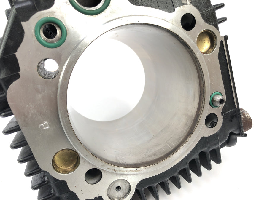 Ducati ST2 944 [1999] - Cylinder with piston horizontal