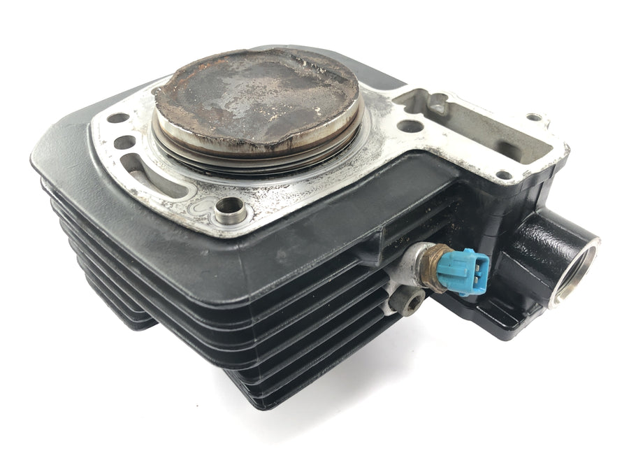 Moto Guzzi Stelvio 1200 8V [2016] - cylinder with piston on the right