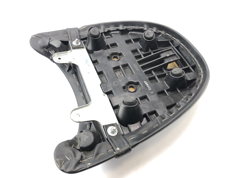 Suzuki VZ 1500 WVCU [2011] - Pillion seat passenger seat